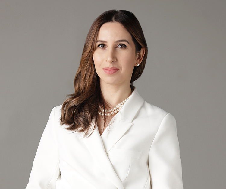 Elena Cociug - Chicago Accountant