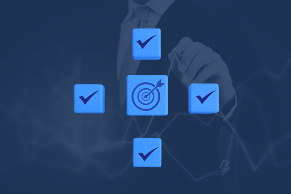 Checklist and target icons representing preparation for investors and meeting financial goals